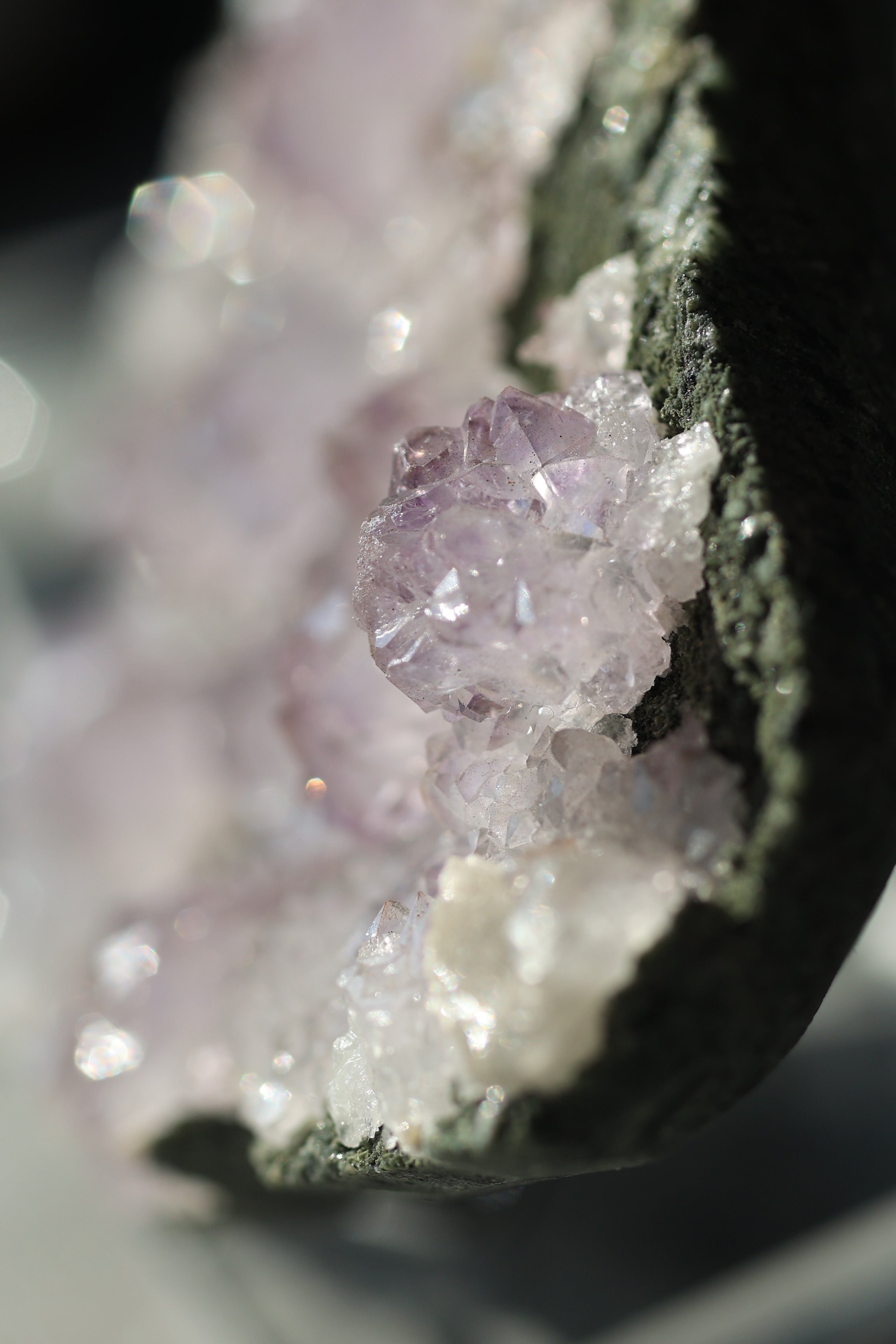 カルールアメジスト｜母岩付き「静かな花園」インド・カルール産｜天然石 原石 鉱物標本