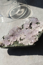 カルールアメジスト｜母岩付き「静かな花園」インド・カルール産｜天然石 原石 鉱物標本