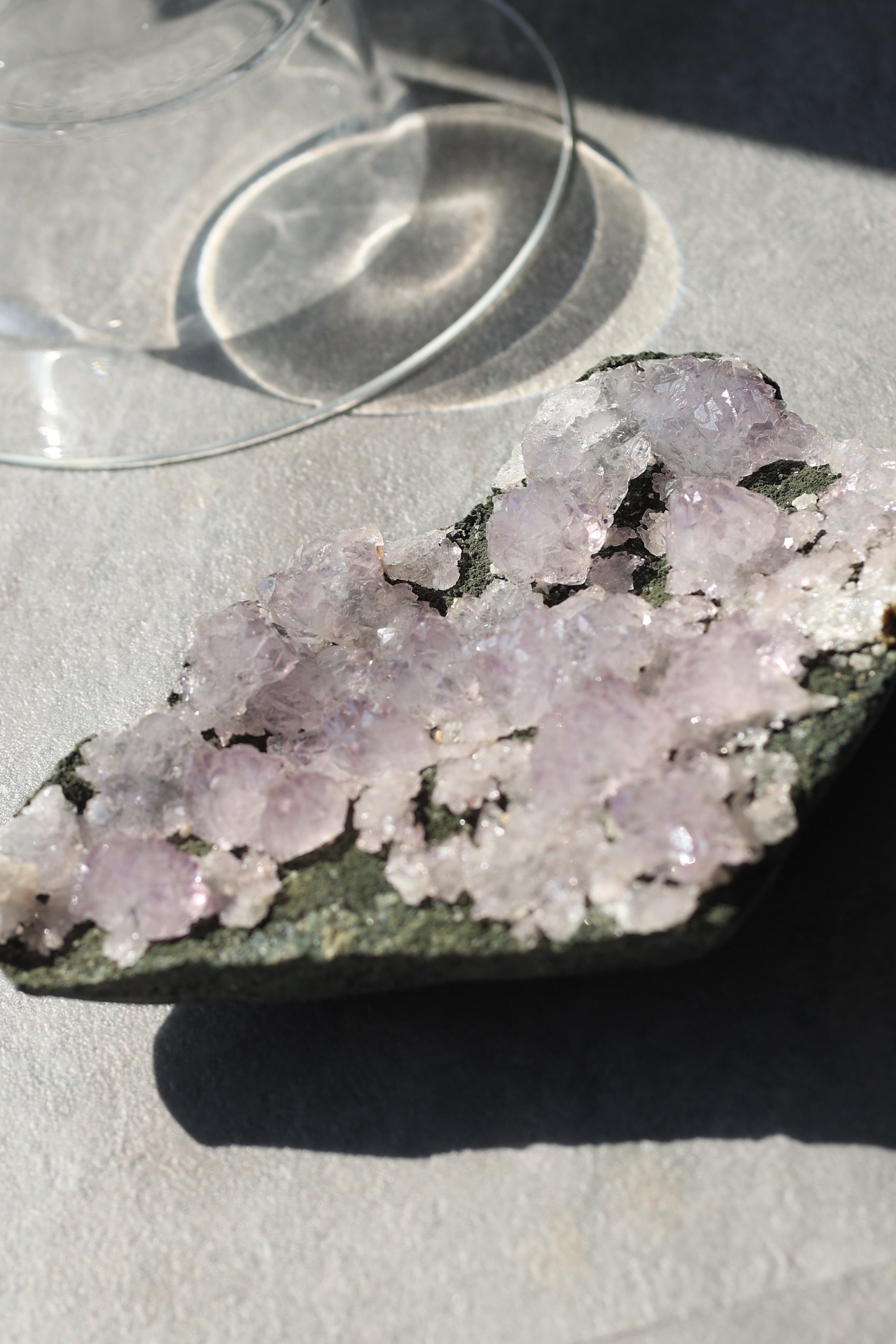 カルールアメジスト｜母岩付き「静かな花園」インド・カルール産｜天然石 原石 鉱物標本