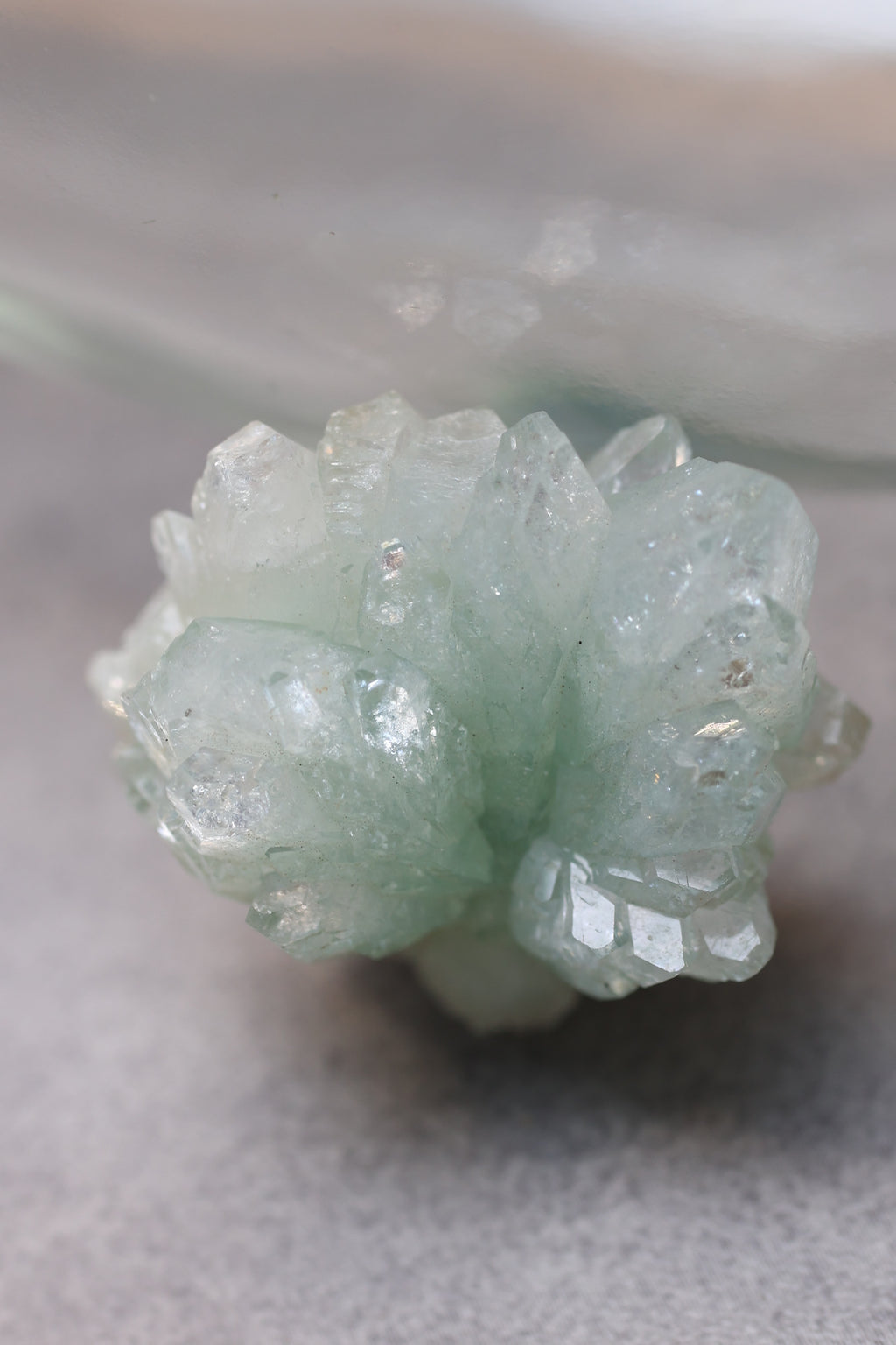 グリーンアポフィライト「春の新芽」インド産｜天然石 原石 鉱物標本