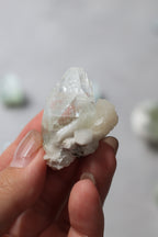 グリーンアポフィライト「川のせせらぎ」インド産｜天然石 原石 鉱物標本