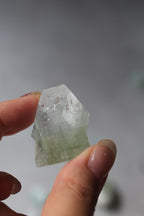 グリーンアポフィライト「川のせせらぎ」インド産｜天然石 原石 鉱物標本
