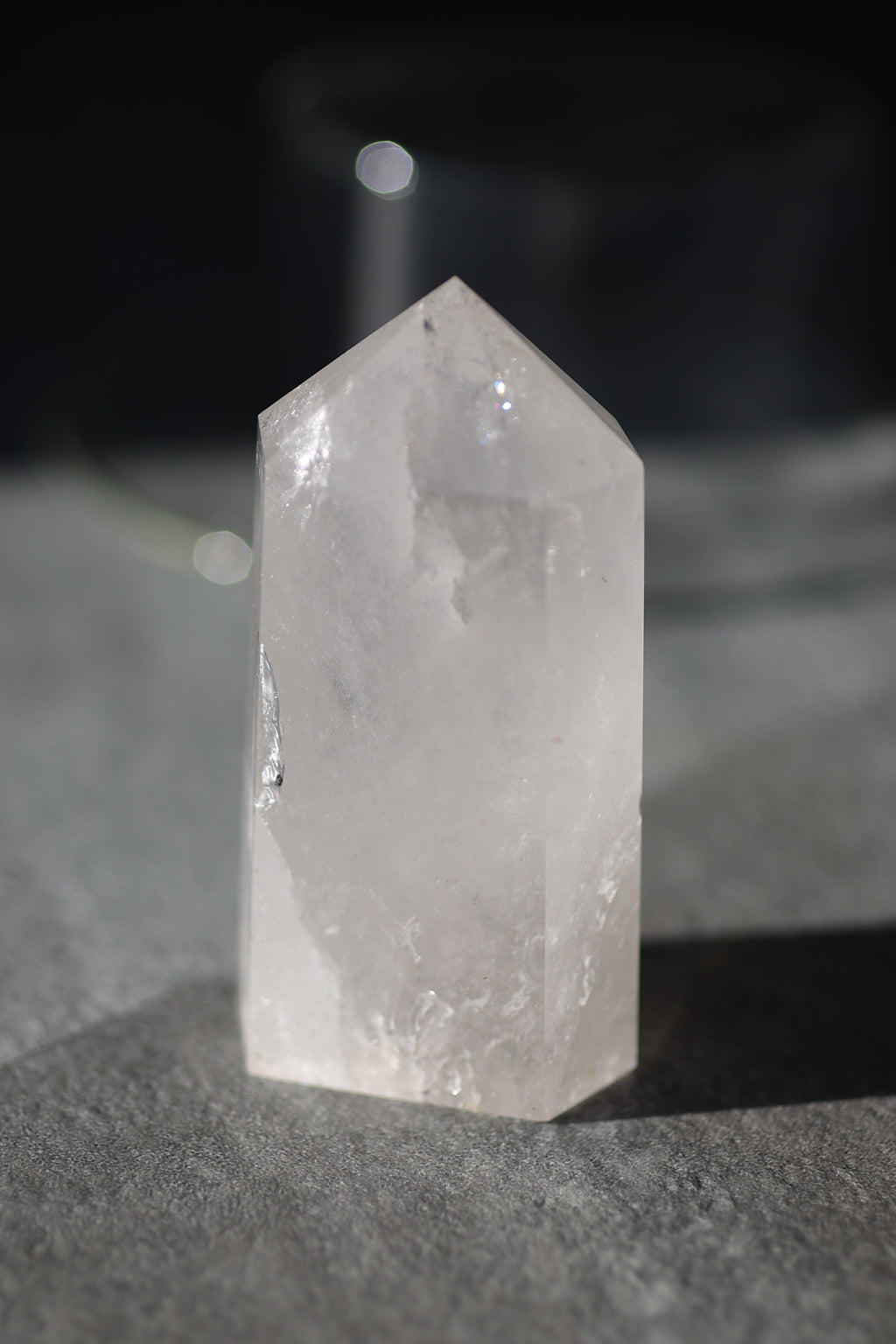 水晶タワー｜ポリッシュ「澄んだ風」マダガスカル産｜天然石 鉱物標本