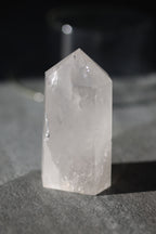水晶タワー｜ポリッシュ「澄んだ風」マダガスカル産｜天然石 鉱物標本