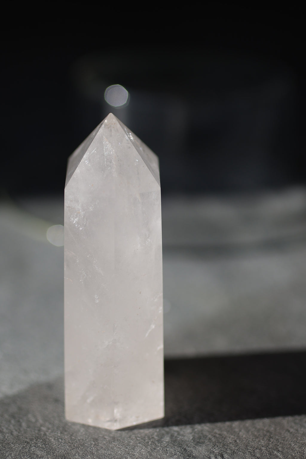 水晶タワー｜ポリッシュ「澄んだ風」マダガスカル産｜天然石 鉱物標本