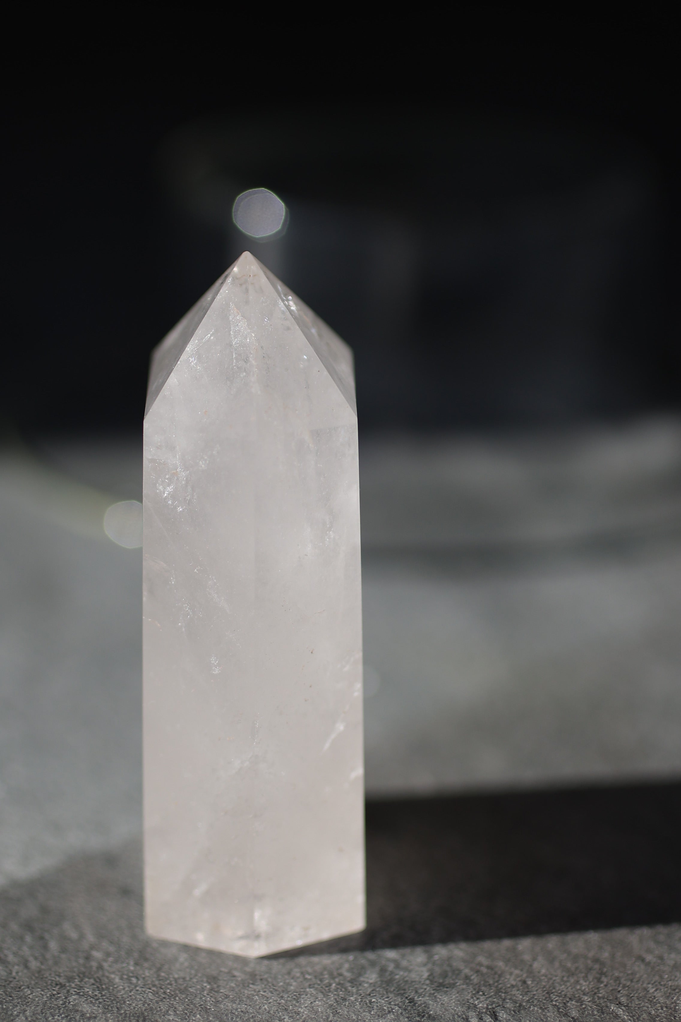 水晶タワー｜ポリッシュ「澄んだ風」マダガスカル産｜天然石 鉱物標本