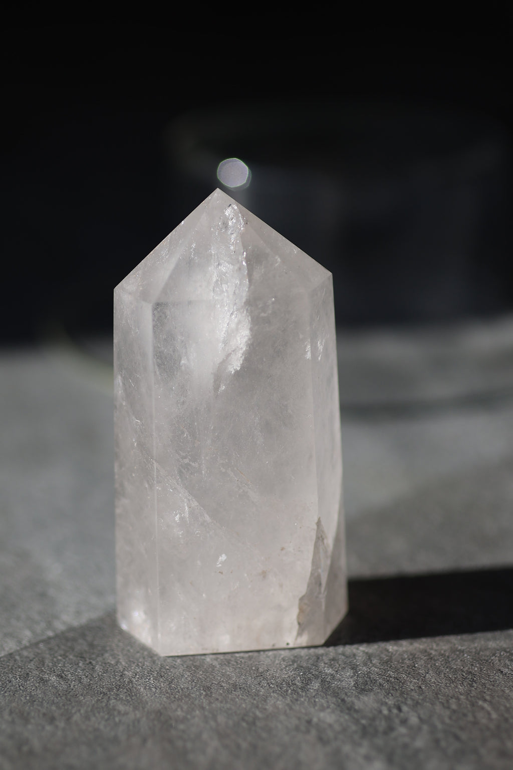 水晶タワー｜ポリッシュ「澄んだ風」マダガスカル産｜天然石 鉱物標本