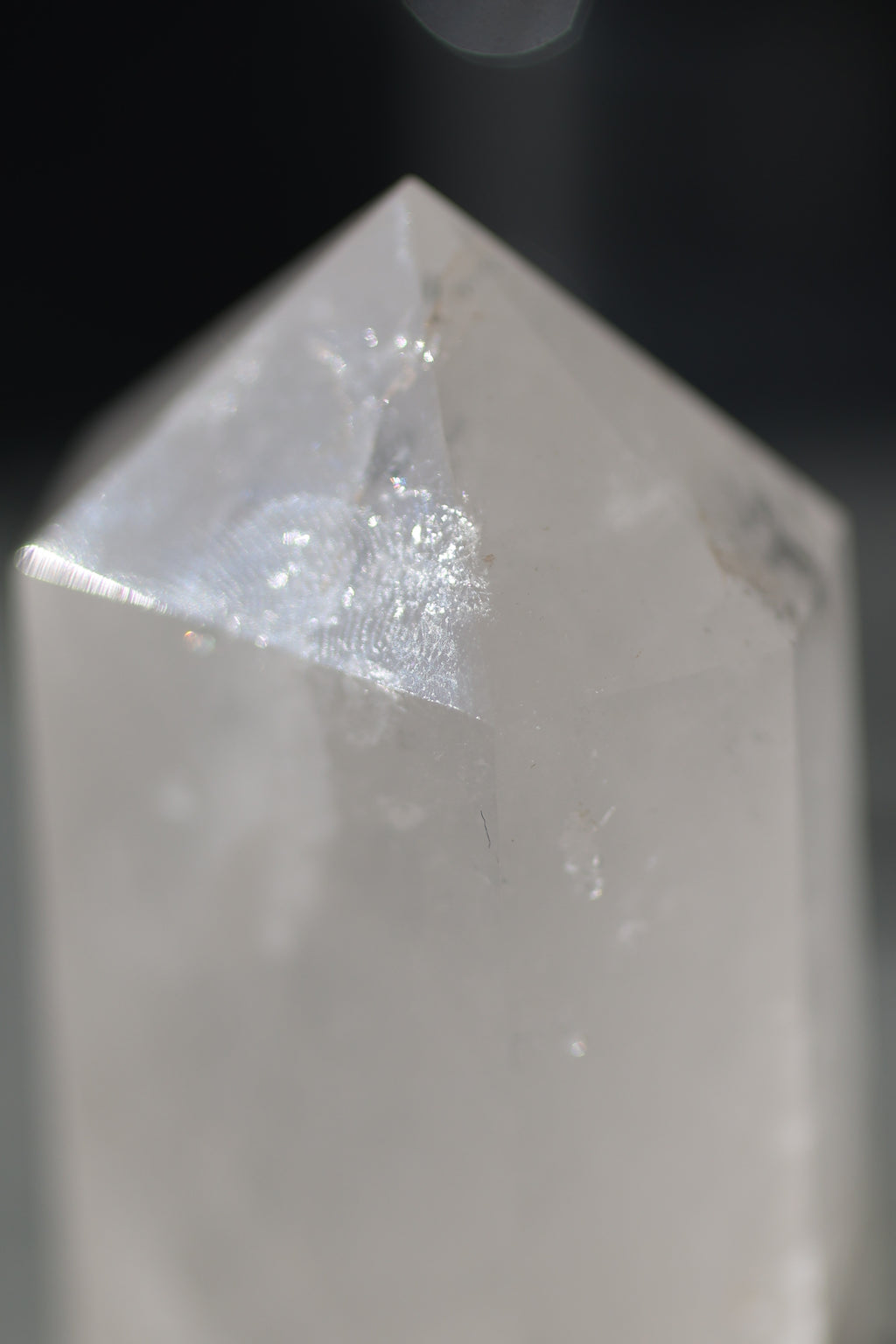 水晶タワー｜ポリッシュ「澄んだ風」マダガスカル産｜天然石 鉱物標本