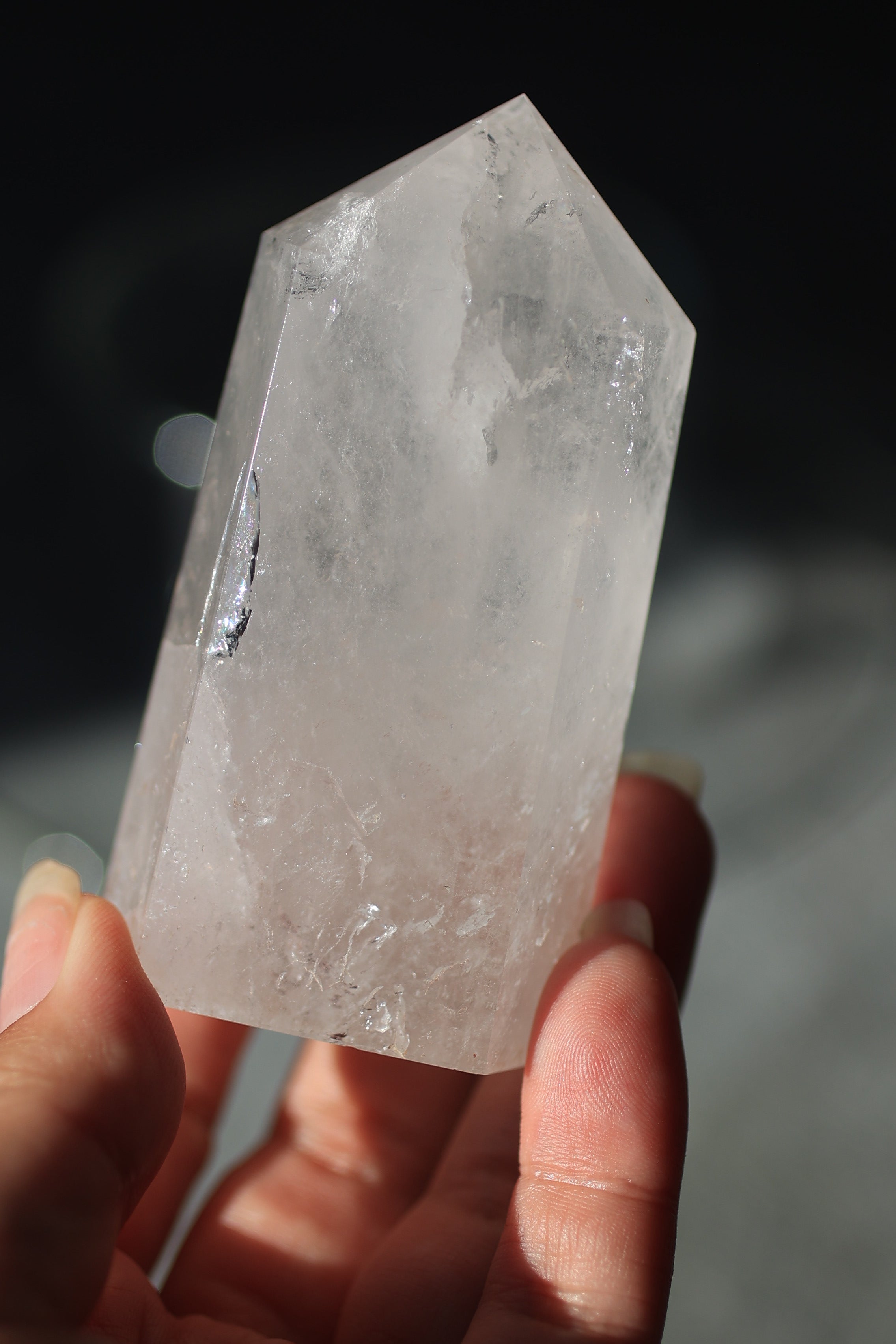 水晶タワー｜ポリッシュ「澄んだ風」マダガスカル産｜天然石 鉱物標本
