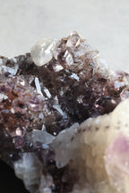 カルサイト共生ゲーサイトインアメジスト｜ブラジル産｜天然石 原石 鉱物標本
