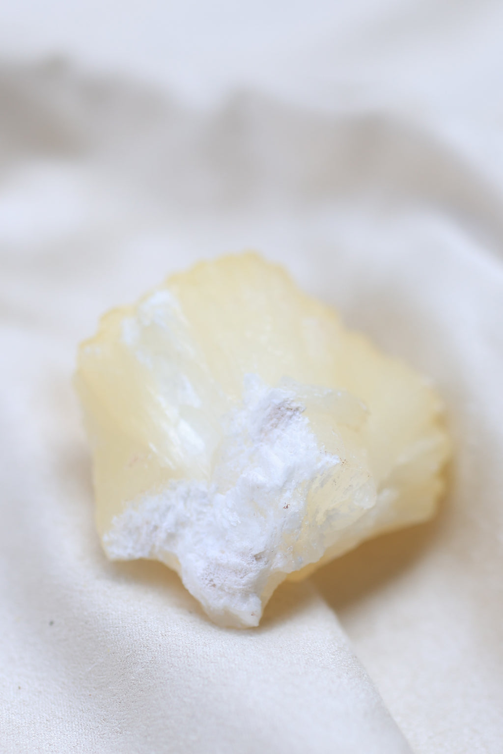 イエロースティルバイト「陽だまりの欠片」インド産｜天然石 原石 鉱物標本