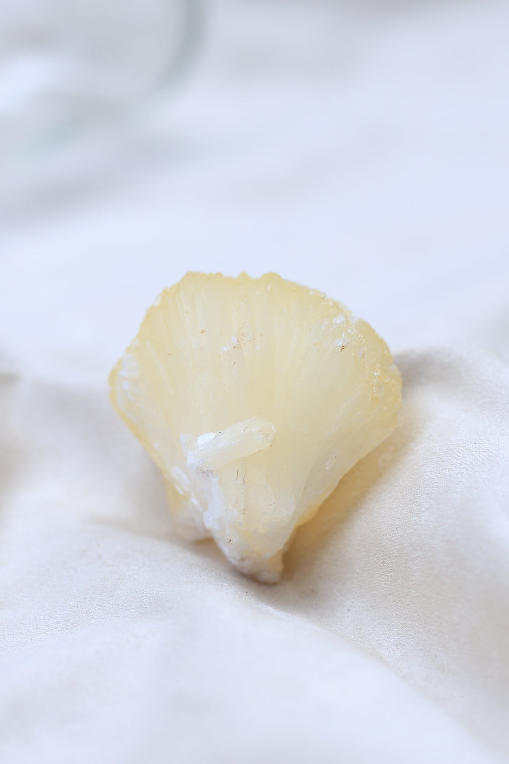 イエロースティルバイト「陽だまりの欠片」インド産｜天然石 原石 鉱物標本