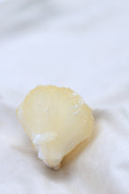イエロースティルバイト「陽だまりの欠片」インド産｜天然石 原石 鉱物標本