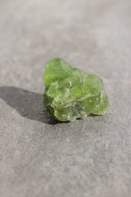 ペリドット「煌めく緑」パキスタン産｜天然石 原石 鉱物標本