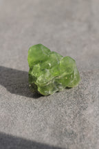 ペリドット「煌めく緑」パキスタン産｜天然石 原石 鉱物標本