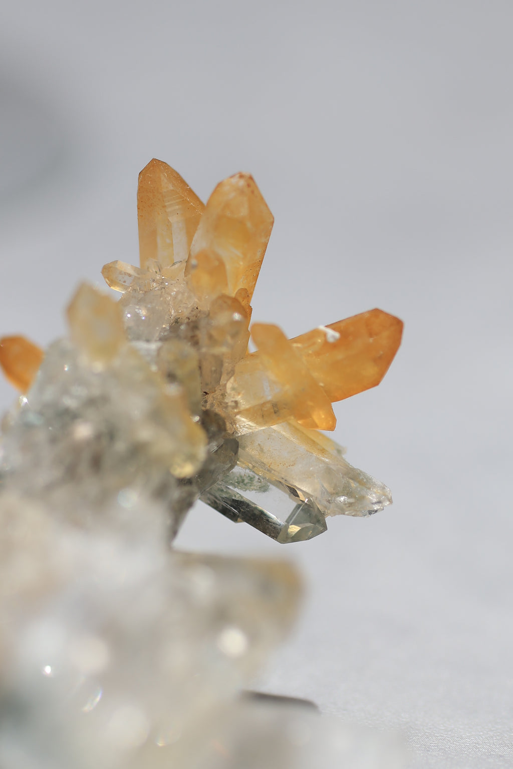 ゴールデンヒーラーレムリアンクォーツ「朝日の結晶」コロンビア産｜天然石 原石 鉱物標本